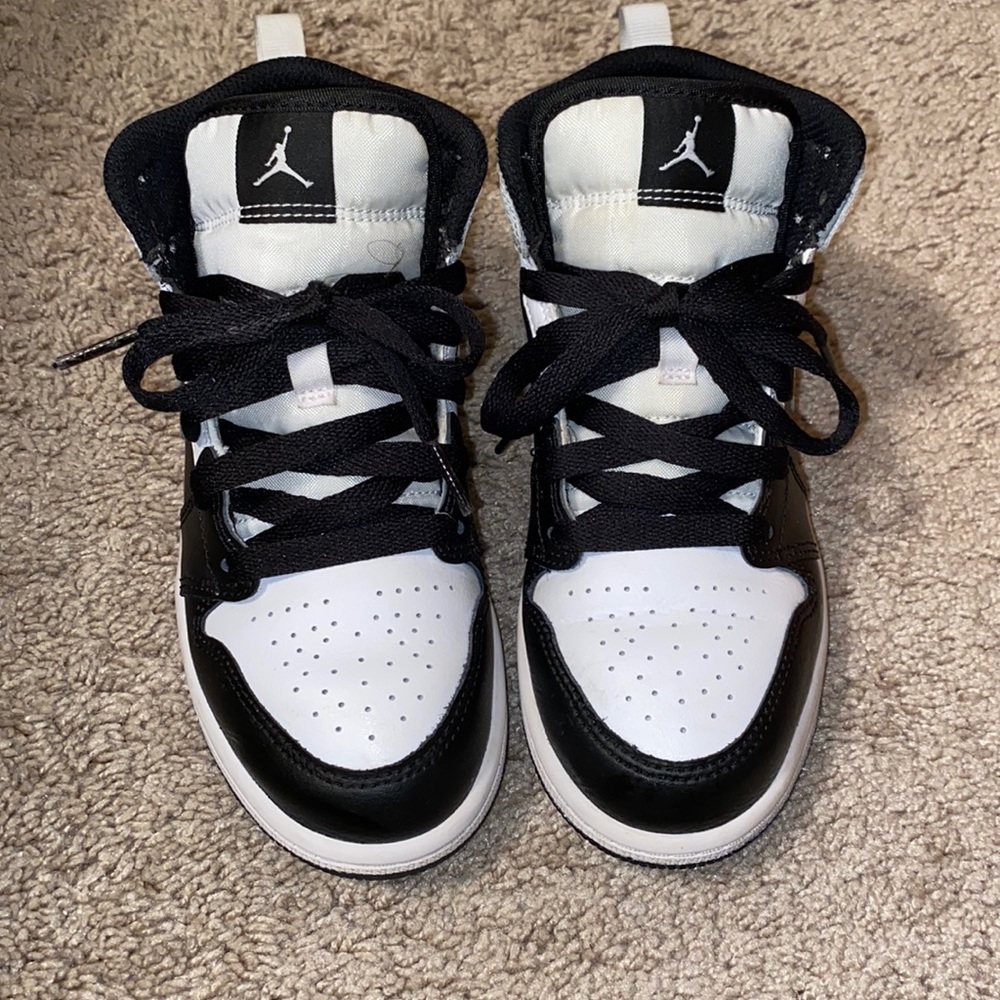 Boys Jordan 1s
